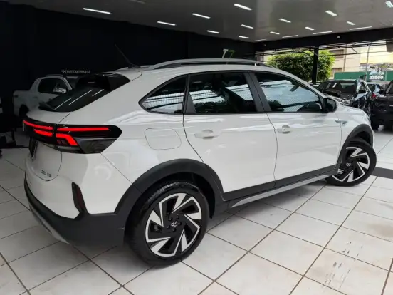 VOLKSWAGEN-NIVUS-1.0 200 TSI TOTAL FLEX HIGHLINE AUTOMÁTICO VOLKSWAGEN-NIVUS-2025