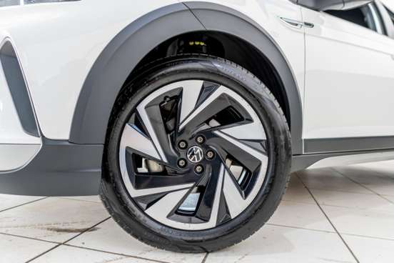 VOLKSWAGEN-NIVUS-1.0 200 TSI TOTAL FLEX HIGHLINE AUTOMÁTICO VOLKSWAGEN-NIVUS-2025