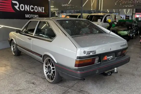 VOLKSWAGEN-PASSAT-1987