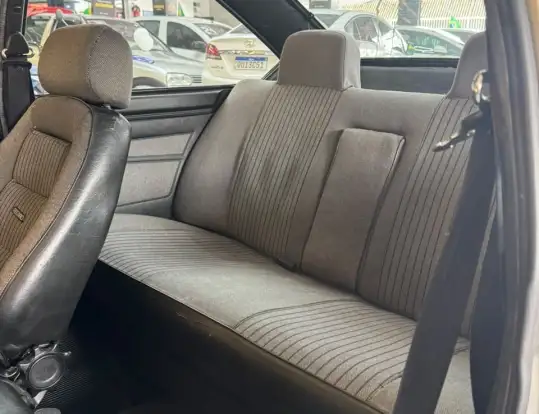 VOLKSWAGEN-PASSAT-1987