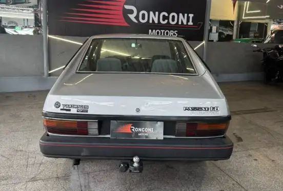 VOLKSWAGEN-PASSAT-1987