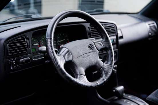VOLKSWAGEN-PASSAT-1996