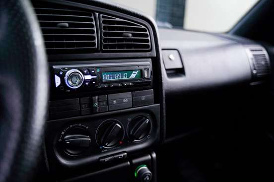 VOLKSWAGEN-PASSAT-1996