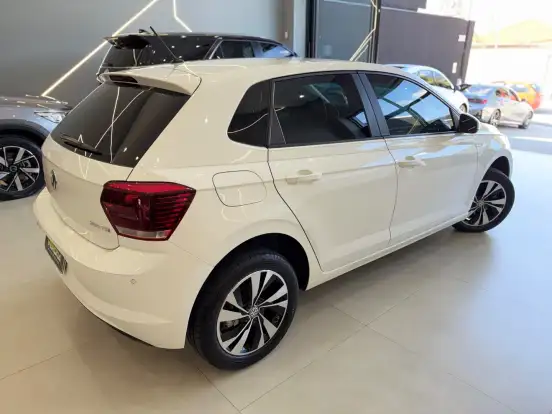 VOLKSWAGEN-POLO-2020