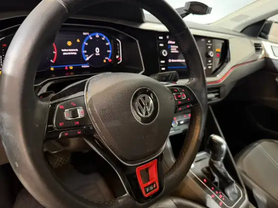 VOLKSWAGEN-POLO-2019