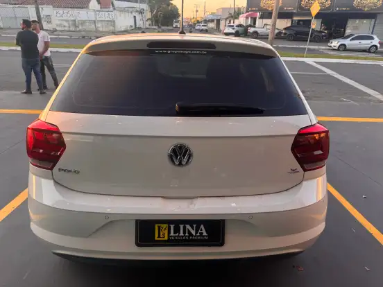 VOLKSWAGEN-POLO-2020