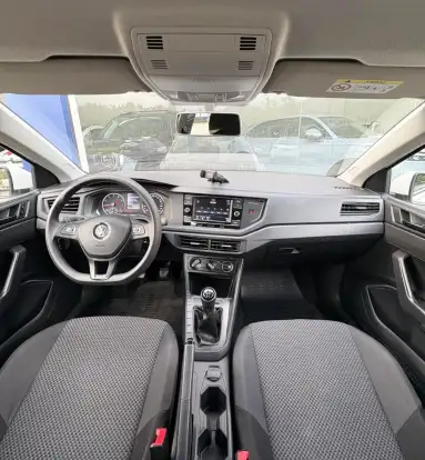 VOLKSWAGEN-POLO-2019