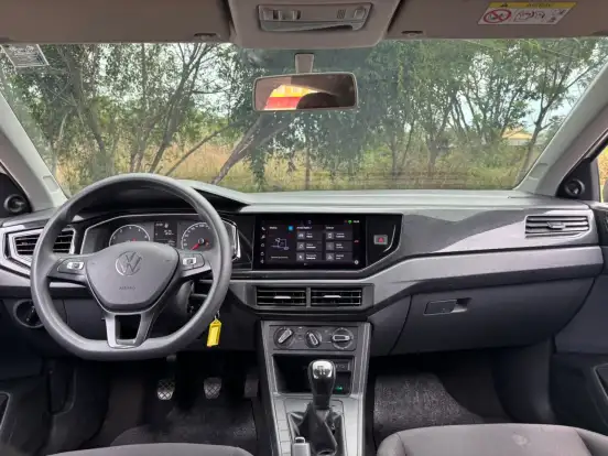 VOLKSWAGEN-POLO-2024
