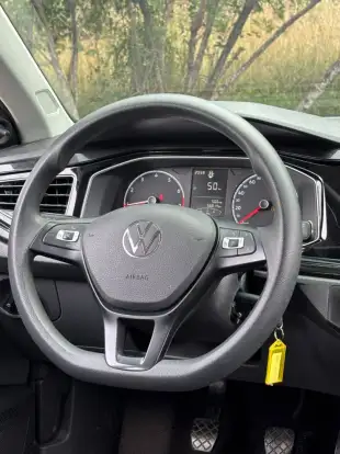 VOLKSWAGEN-POLO-2024