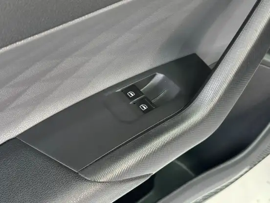 VOLKSWAGEN-POLO-2024
