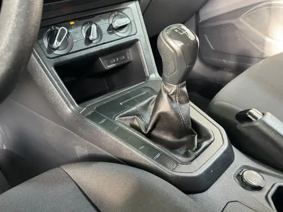VOLKSWAGEN-POLO-2024