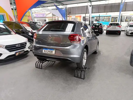VOLKSWAGEN-POLO-2018