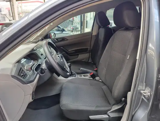 VOLKSWAGEN-POLO-2018