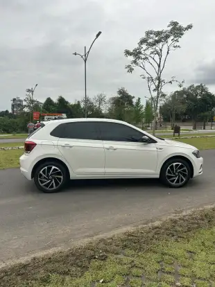 VOLKSWAGEN-POLO-2019