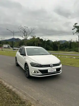 VOLKSWAGEN-POLO-2019