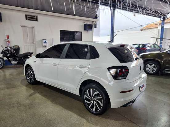 VOLKSWAGEN-POLO-1.0 170 TSI HIGHLINE AUTOMÁTICO VOLKSWAGEN-POLO-2024