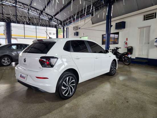 VOLKSWAGEN-POLO-1.0 170 TSI HIGHLINE AUTOMÁTICO VOLKSWAGEN-POLO-2024