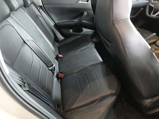 VOLKSWAGEN-POLO-1.0 170 TSI HIGHLINE AUTOMÁTICO VOLKSWAGEN-POLO-2023