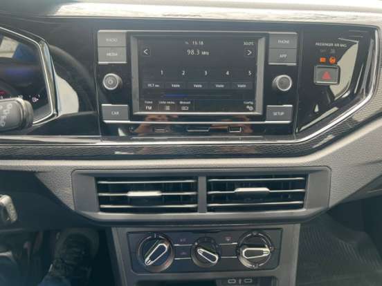 VOLKSWAGEN-POLO-2023