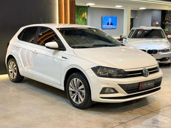 VOLKSWAGEN-POLO-2018