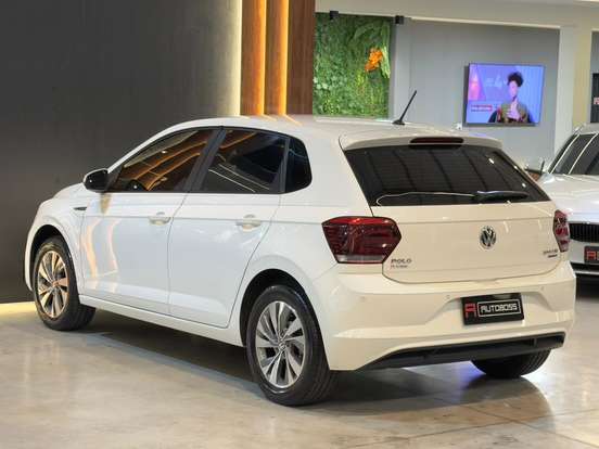 VOLKSWAGEN-POLO-2018