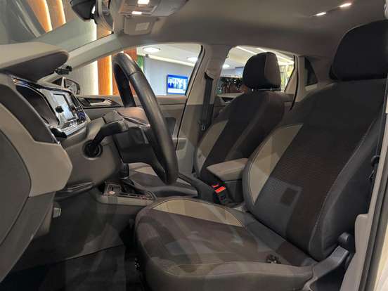 VOLKSWAGEN-POLO-2018