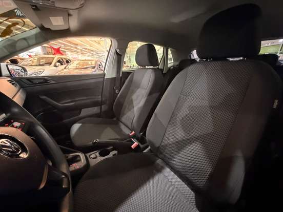 VOLKSWAGEN-POLO-2019