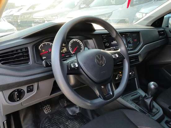 VOLKSWAGEN-POLO-2023