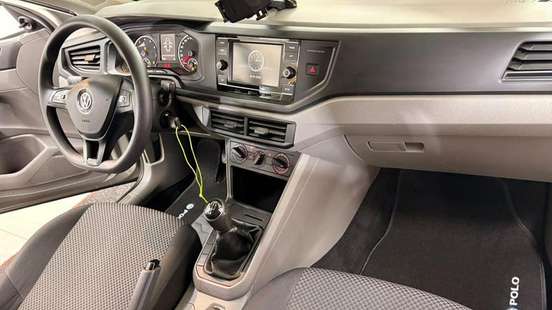 VOLKSWAGEN-POLO-2018