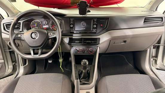 VOLKSWAGEN-POLO-2018