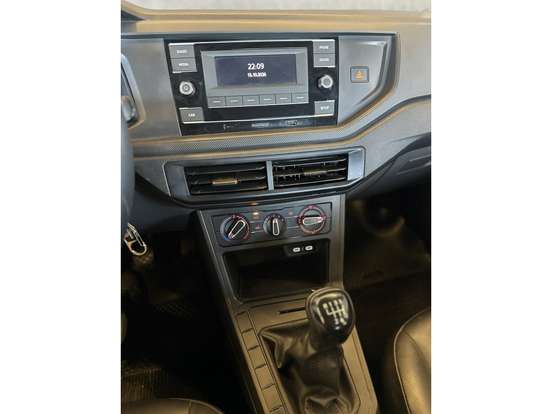 VOLKSWAGEN-POLO-2023