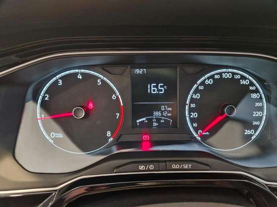 VOLKSWAGEN-POLO-2024