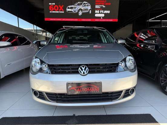 VOLKSWAGEN-POLO-2011