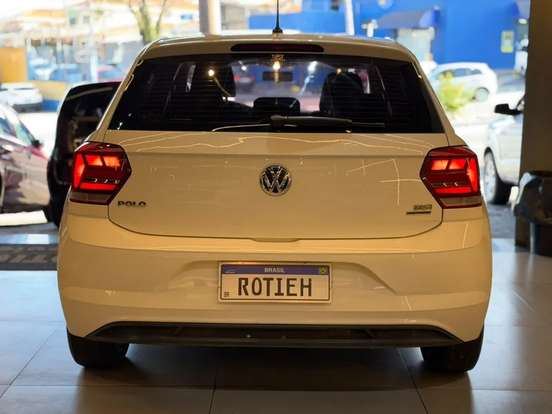 VOLKSWAGEN-POLO-2019