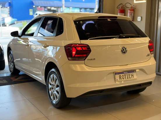 VOLKSWAGEN-POLO-2019