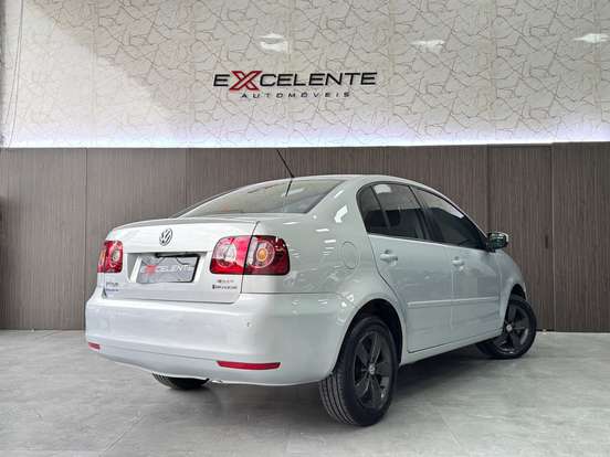 VOLKSWAGEN-POLO SEDAN-2012