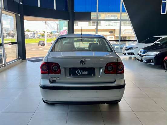 VOLKSWAGEN-POLO SEDAN-2009