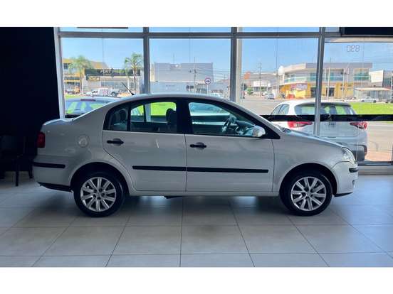 VOLKSWAGEN-POLO SEDAN-1.6 MI 8V FLEX 4P MANUAL VOLKSWAGEN-POLO SEDAN-2009