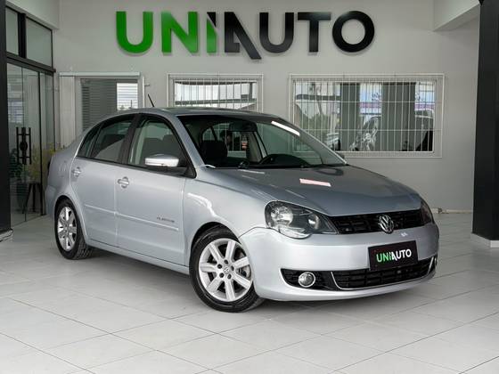 VOLKSWAGEN POLO SEDAN 2.0 MI COMFORTLINE 8V FLEX 4P MANUAL
