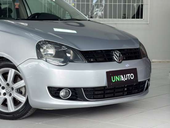 VOLKSWAGEN-POLO SEDAN-2013