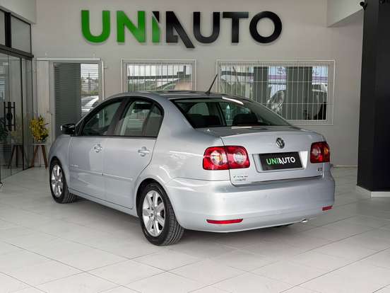 VOLKSWAGEN-POLO SEDAN-2013