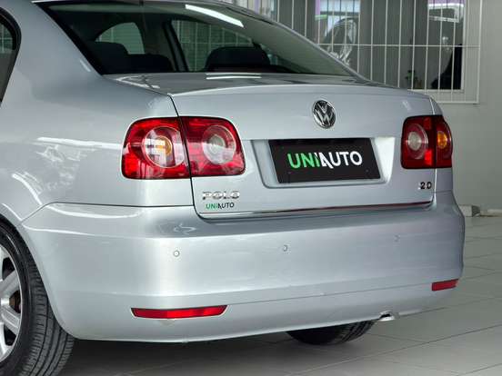 VOLKSWAGEN-POLO SEDAN-2013