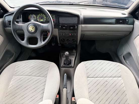 VOLKSWAGEN-SANTANA-2.0 MI COMFORTLINE 8V GASOLINA 4P MANUAL VOLKSWAGEN-SANTANA-2000