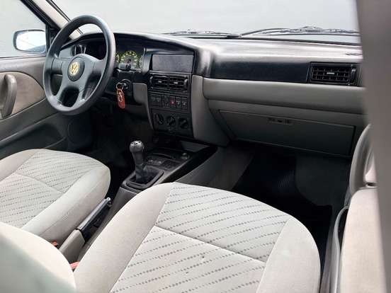 VOLKSWAGEN-SANTANA-2000