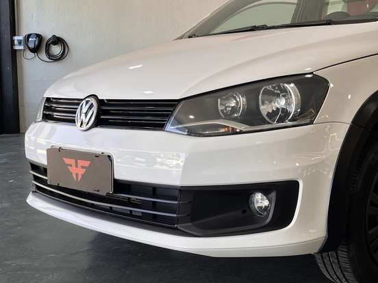 VOLKSWAGEN-SAVEIRO-2014