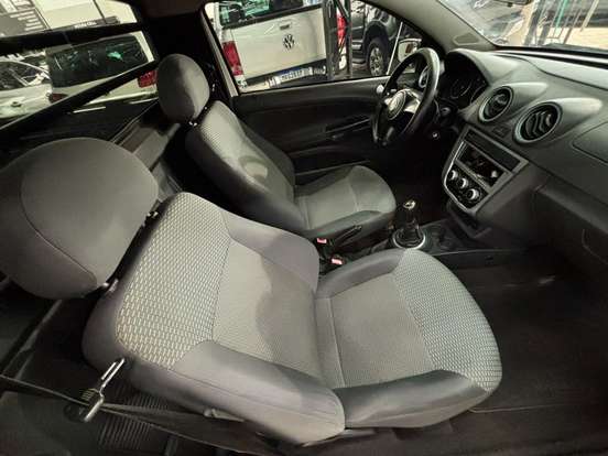 VOLKSWAGEN-SAVEIRO-2011