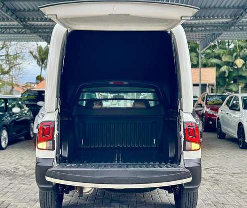 VOLKSWAGEN-SAVEIRO-2024