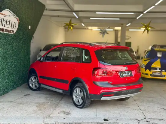 VOLKSWAGEN-SPACE CROSS-2012