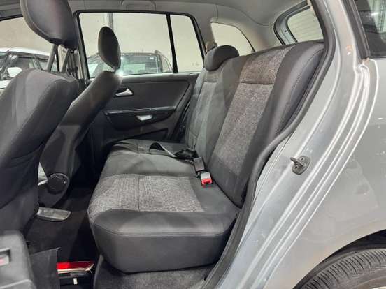 VOLKSWAGEN-SPACEFOX-1.6 MI TREND 8V FLEX 4P MANUAL VOLKSWAGEN-SPACEFOX-2012
