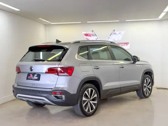 VOLKSWAGEN-TAOS-1.4 250 TSI TOTAL FLEX HIGHLINE AUTOMÁTICO VOLKSWAGEN-TAOS-2023